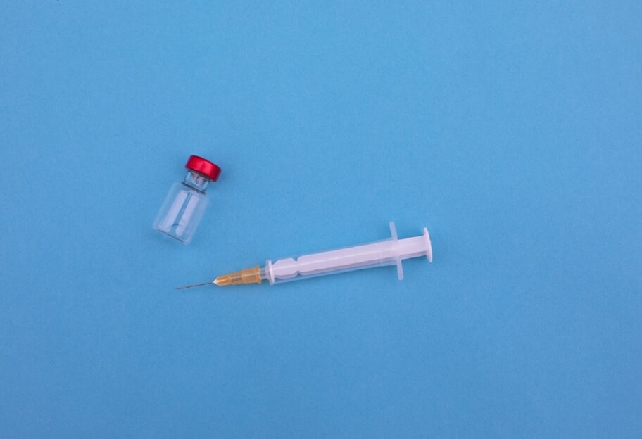 Китайская вакцина от коронавируса - Шмыгаль рассказал когда прибудет - фото 1