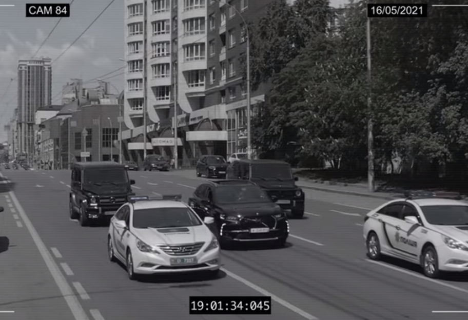 В Киеве президентский кортеж оказался частью рекламы – видео  - фото 1
