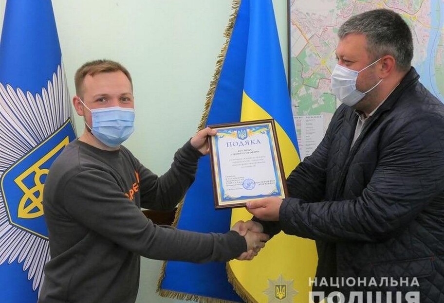 Ограбили пенсионерку в Киеве - очевидец догнал и задержал преступника - фото 1