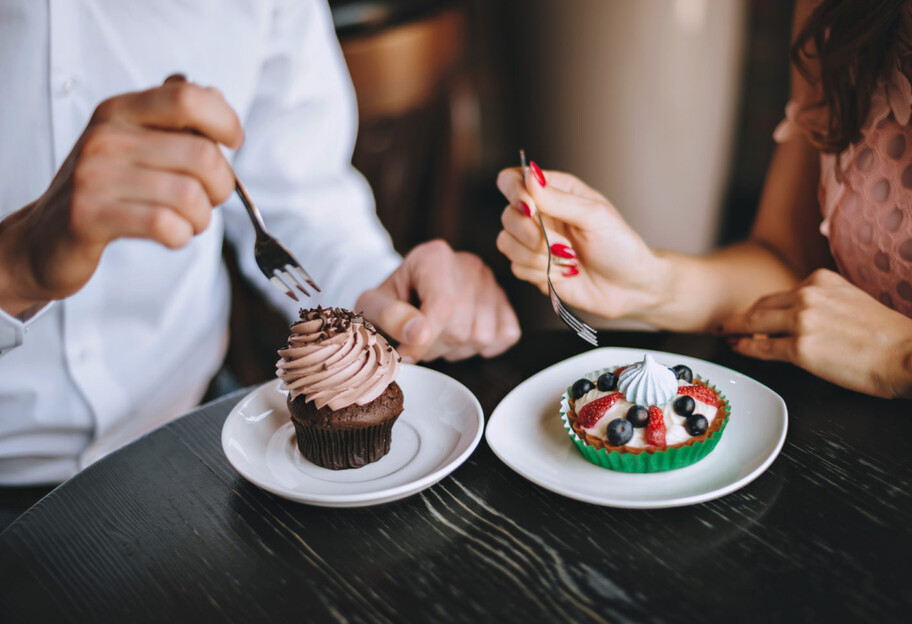 Зависимость от сладостей - врач-диетолог Альбина Комиссарова рассказала, как есть меньше сахара - фото 1