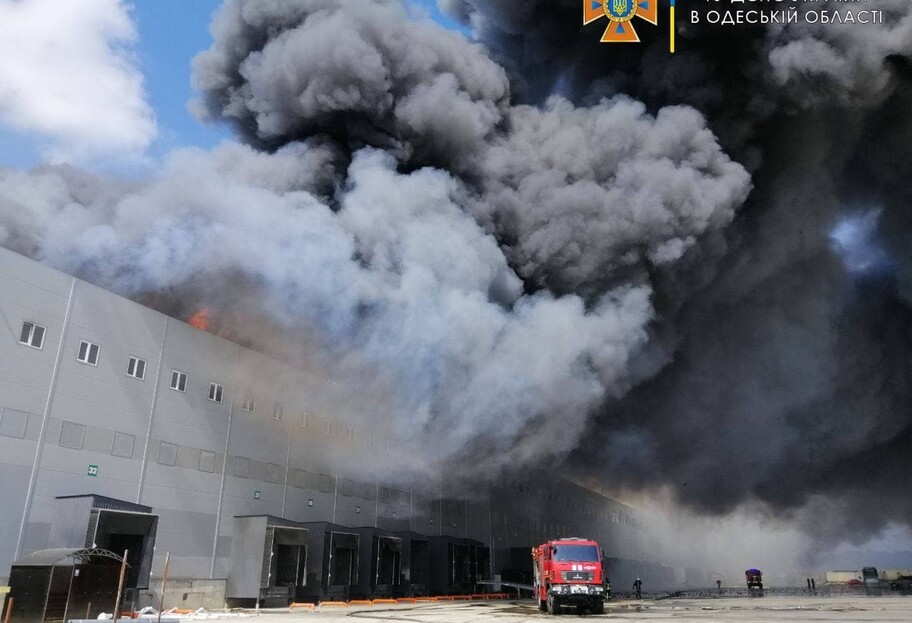 Масштабный пожар складов под Одессой ликвидирован - фото 1