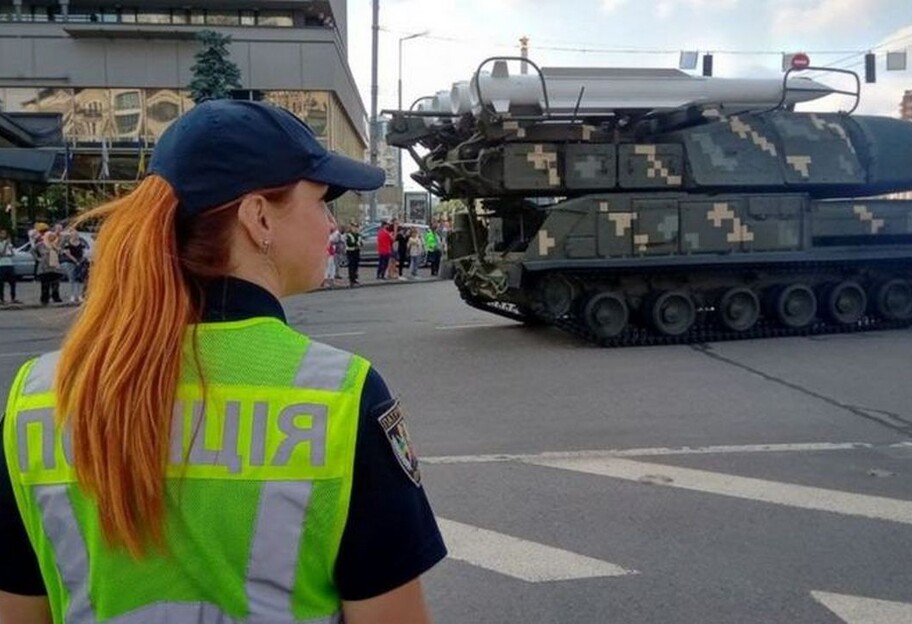 Парад ко Дню Независимости – в Киеве прошла первая репетиция с участием военной техники - фото - фото 1