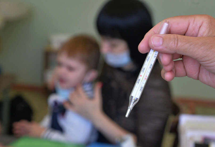 Температура у ребенка – Комаровский рассказал, когда нужно сбивать температуру - фото 1
