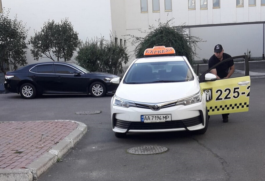 В Киеве таксист избил женщину из Италии - фото, видео  - фото 1