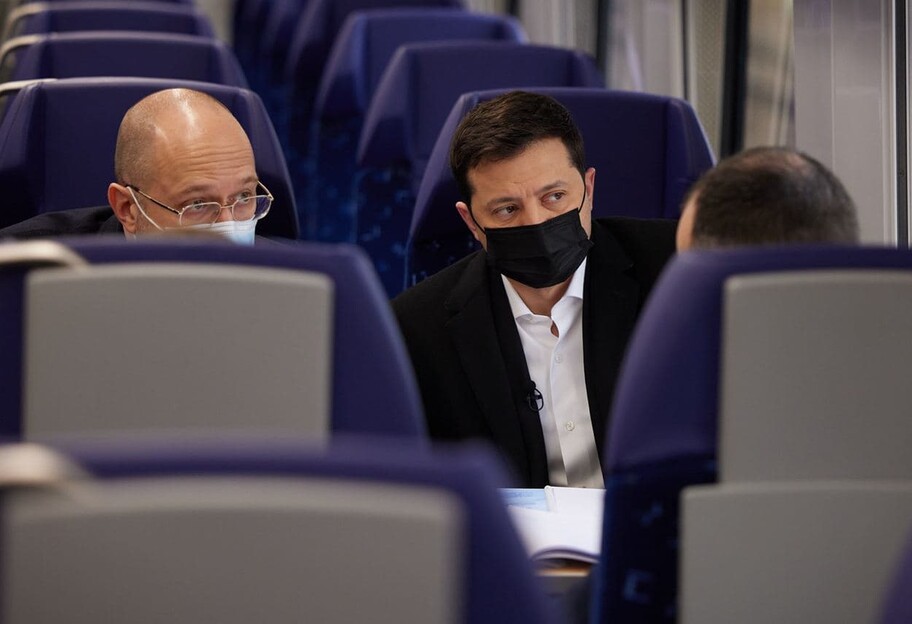Зеленский проехался на поезде - взял пример с Порошенко - фото 1