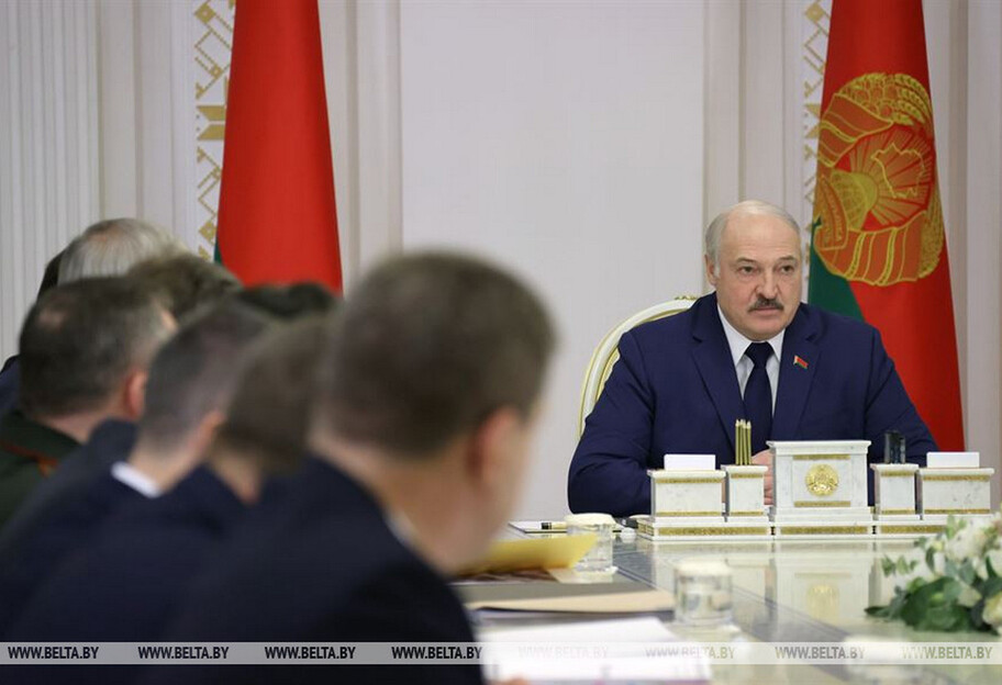 Лукашенко пригрозил Европе перекрыть транзит газа из-за мигрантов - фото 1
