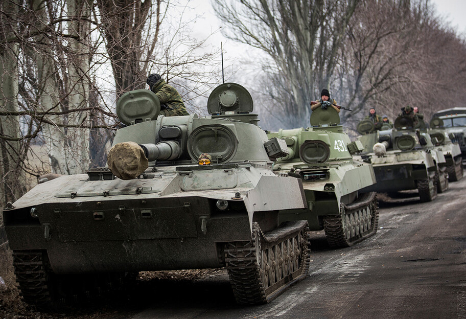 Учения России в Крыму - у границы Украины тренируется танкисты, фото  - фото 1