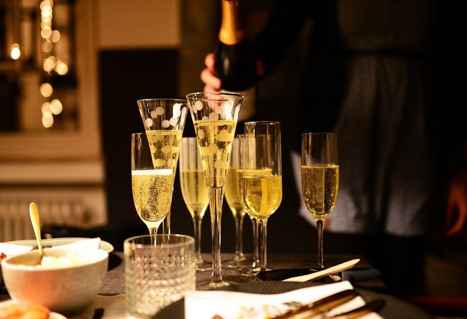 Уникальные свойства шампанского - ученые рассказали про его пользу и вред  - фото 1
