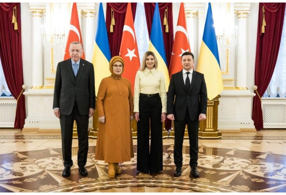 Эрдоган с женой заболели Омикроном - фото 1