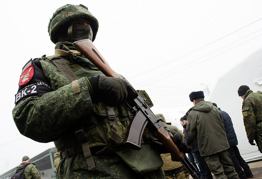 Война на Донбассе - фото обстрела школы в Донецке, в котором боевики обвиняют ВСУ - фото 1