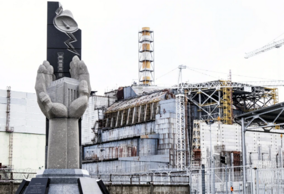 Война в Украине - оккупанты сняли в Чернобыле фейк для российских СМИ - фото 1