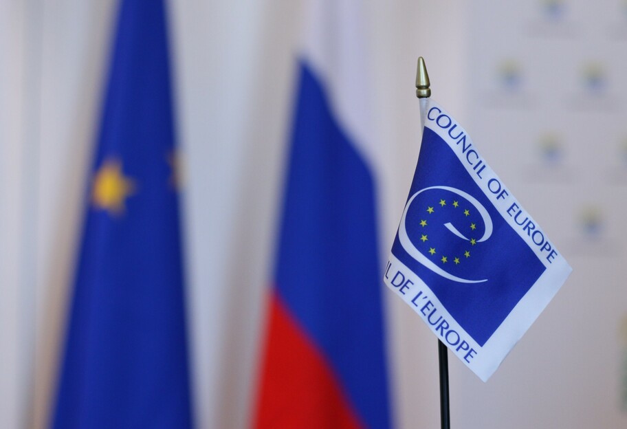Россию официально исключили из Совета Европы - ее флаг сняли с флагштока - фото 1