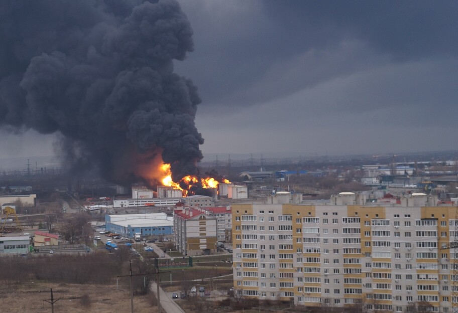 Пожар на нефтебазе Белгорода - что сейчас происходит в городе - фото 1