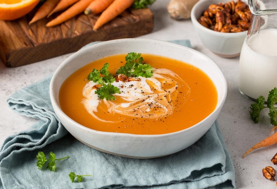 Морковный суп с кинзой и сливками - рецепт диетического блюда - фото 1