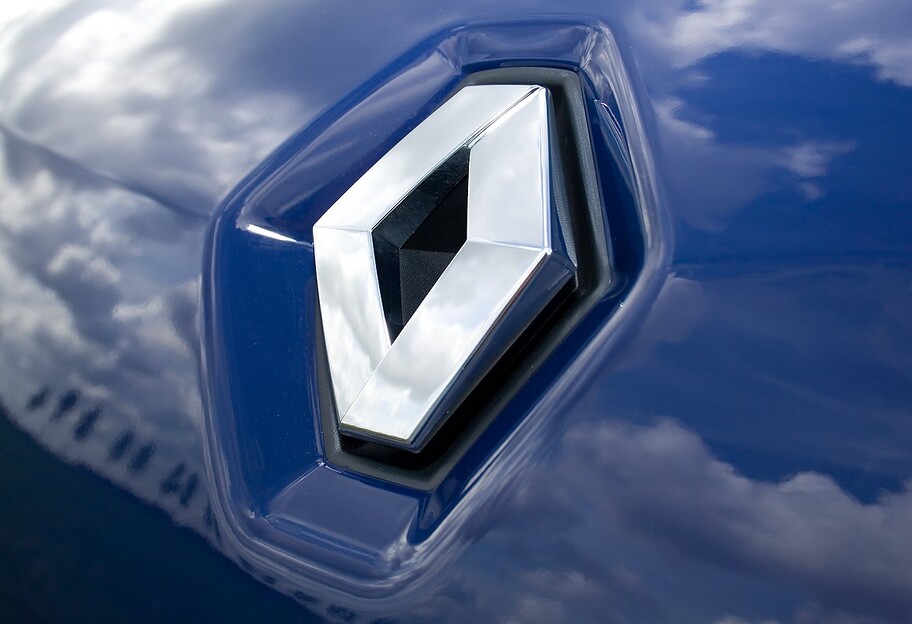 Renault приостановил деятельность в РФ - на заводе будут выпускать москвичи - фото 1