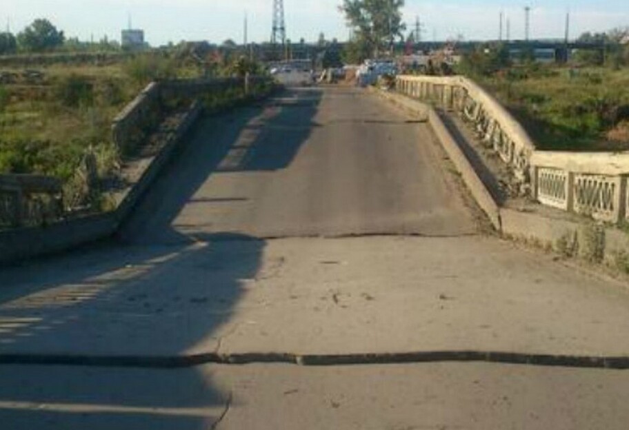 Мост между Северодонецком и Рубежным взорвали - появилось видео  - фото 1