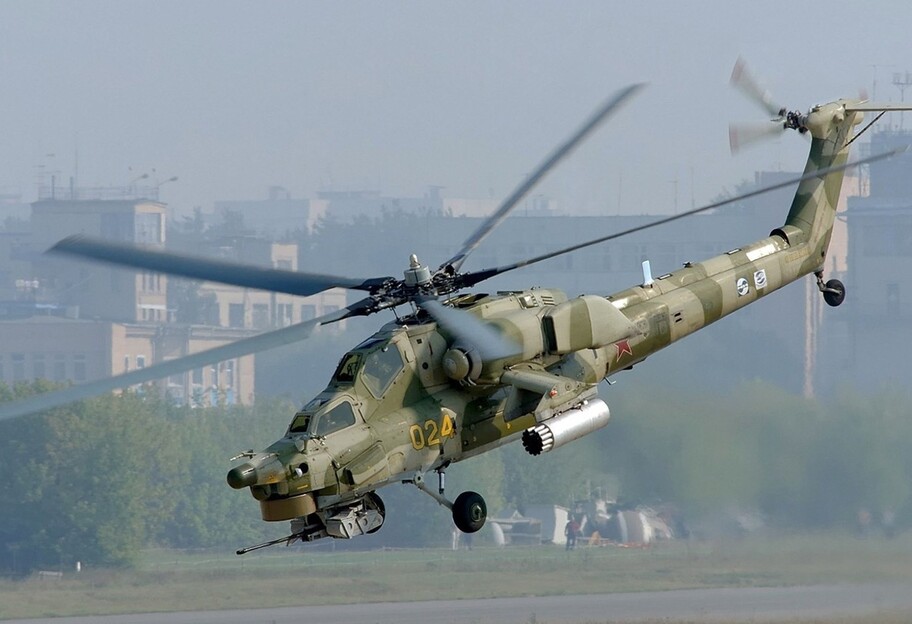 В Киеве сбили вертолет России - его подняли с Киевского водохранилища, фото  - фото 1