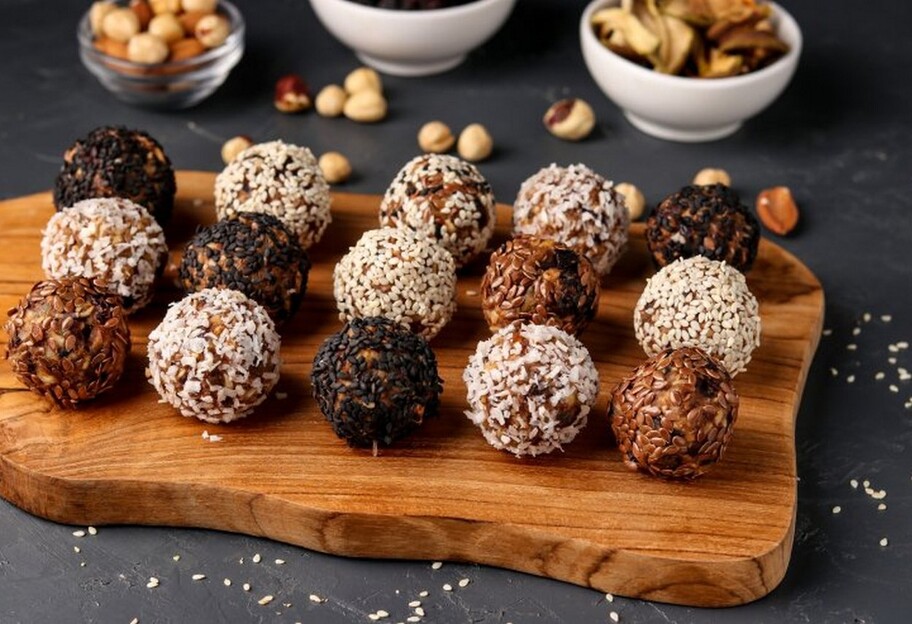 Ореховые шарики - пошаговый рецепт быстрого десерта  - фото 1