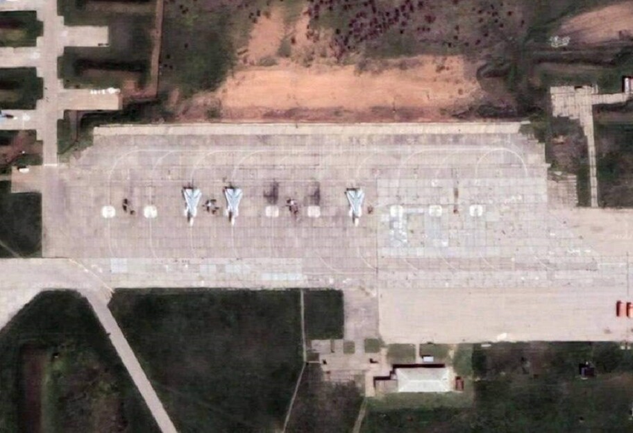 Взрывы на аэродроме Саки - ЧФ РФ потерял половину самолетов - фото 1