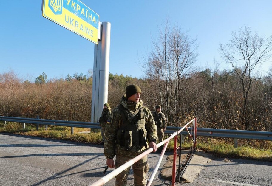 Запрет на выезд из Украины - можно ли покидать страну родственникам погибших бойцов - фото 1