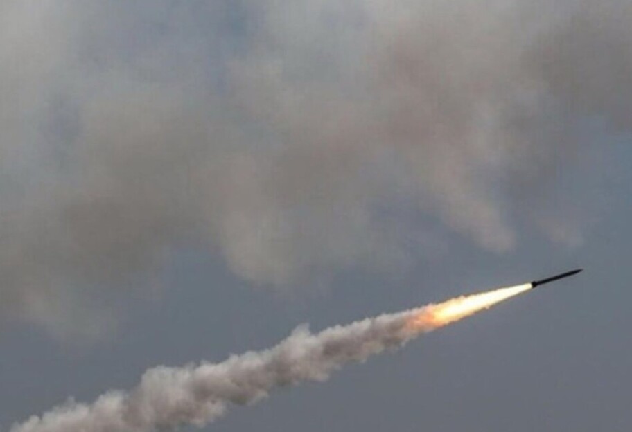 Обстрелы Запорожья 15 сентября - ракета упала возле предприятия - фото 1