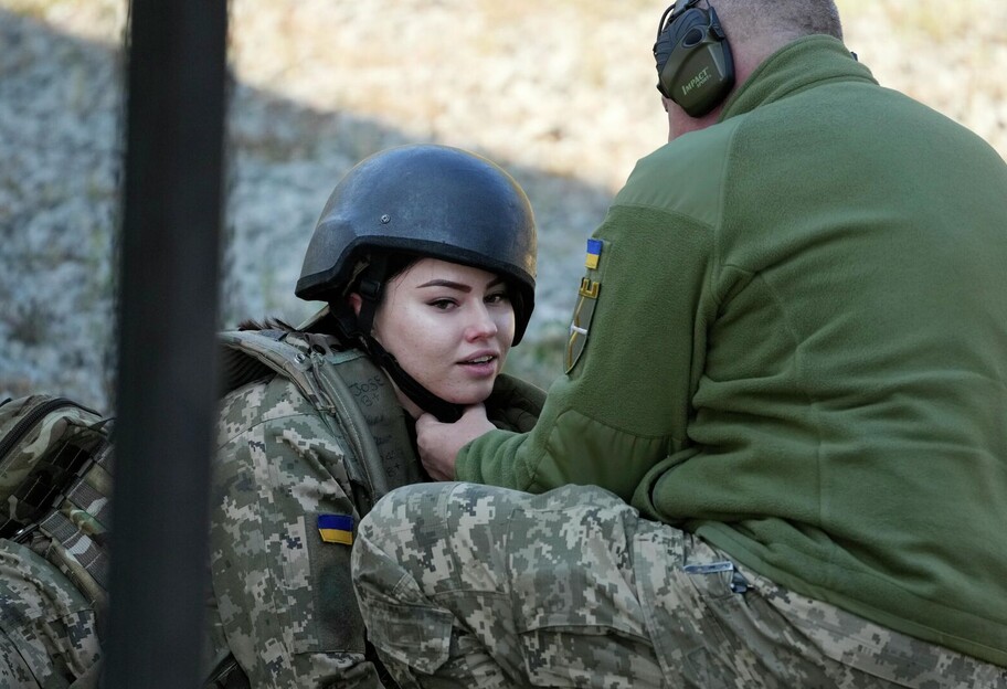 Воинский учет для женщин - законопроект о добровольной постановке приняла ВР  - фото 1