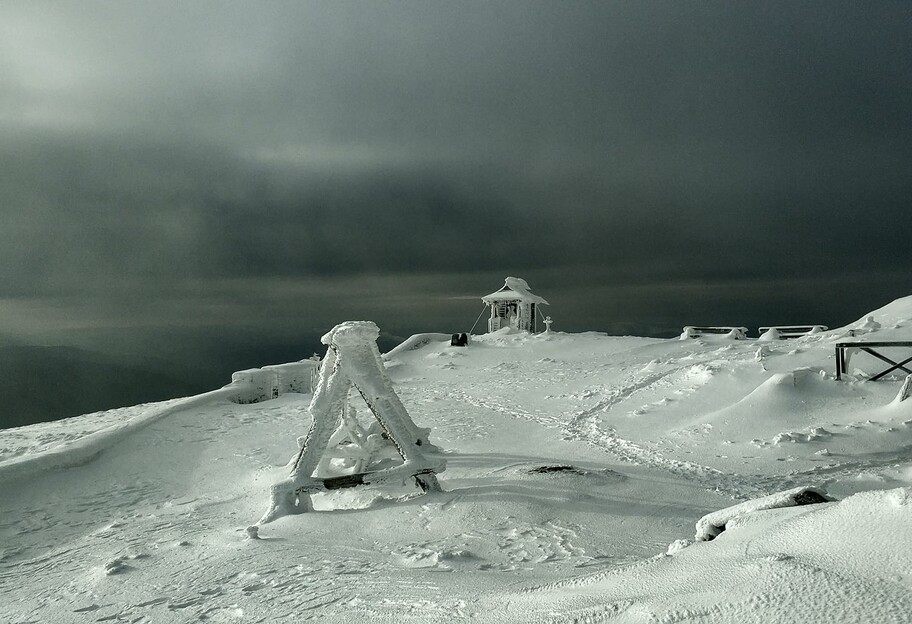Зима в Карпатах - мороз усилился до -5 градусов - фото 1