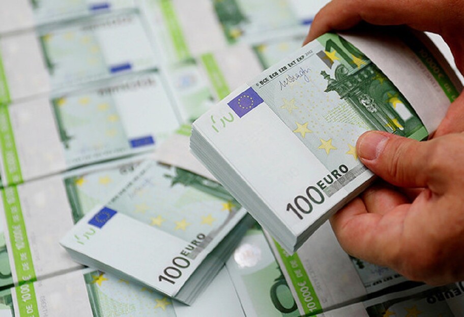 Курс валют в Украине на 27 сентября - евро продолжает падать - фото 1