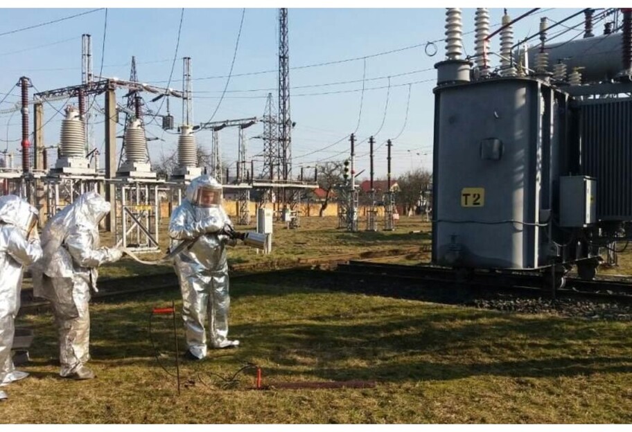Аварийные отключения электроэнергии в Украине возможны - Шмыгаль объяснил причины  - фото 1