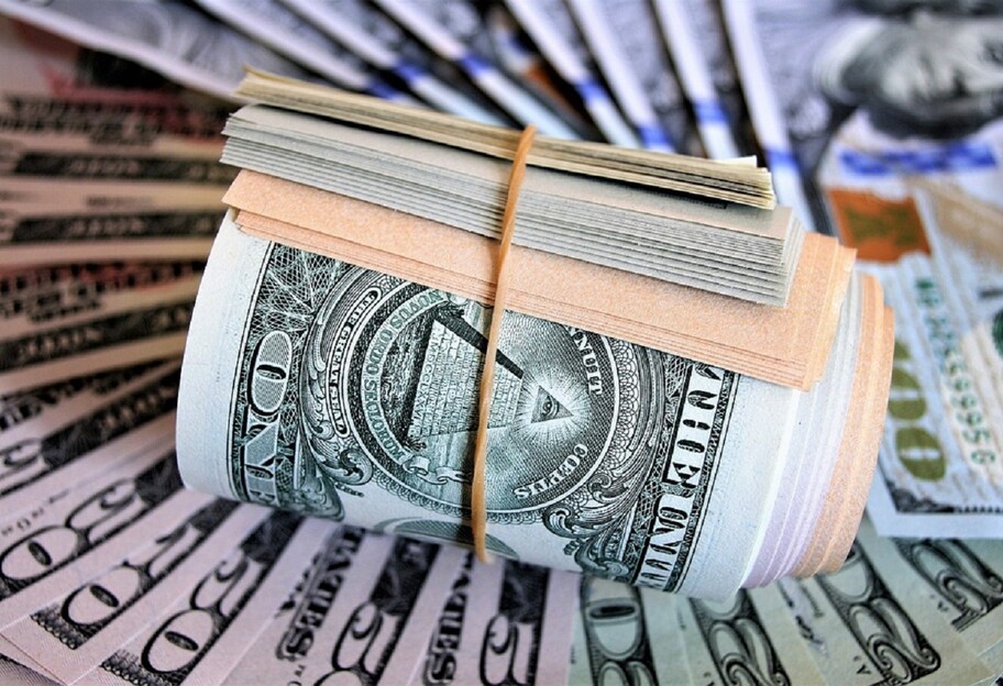 Курс доллара в Украине - Василий Невмержицкий рассказал, почему валюта дешевеет - фото 1