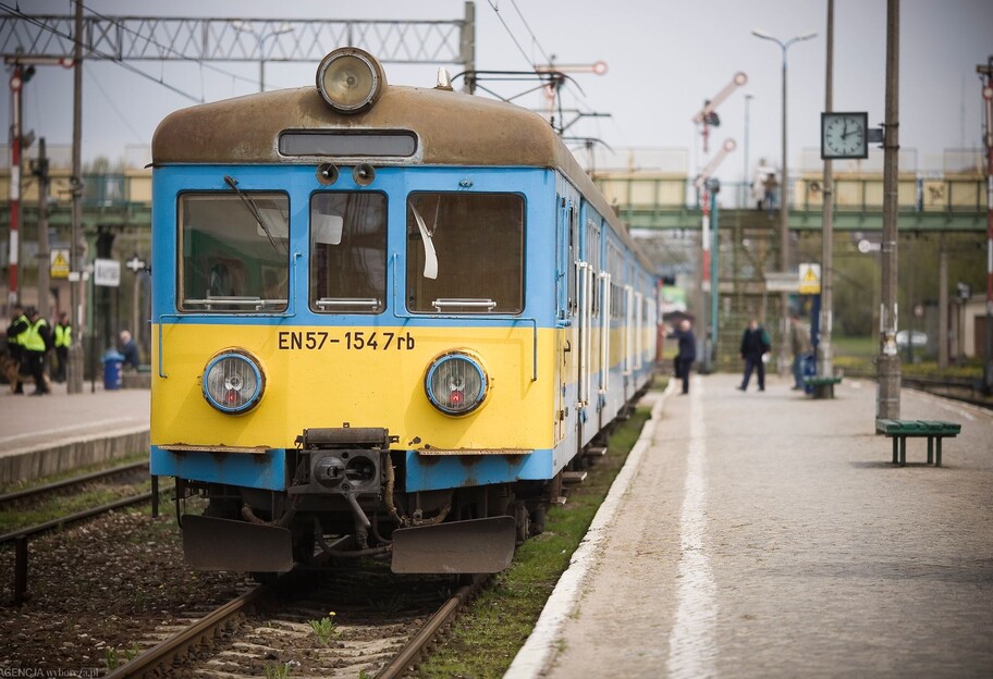 В Польше украинка потеряла детей в поезде – полицейские помогли им встретиться - фото 1