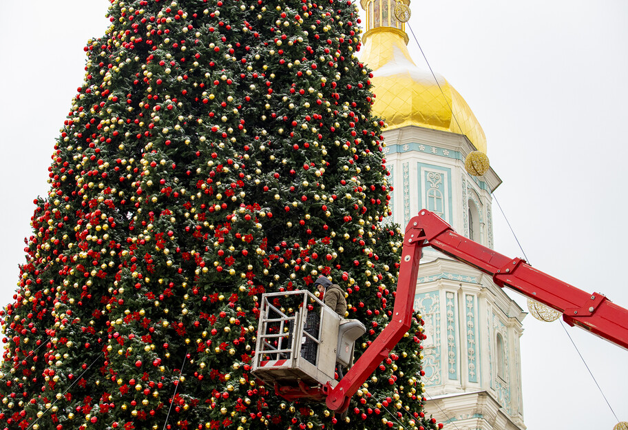Новогодняя елка в Киеве 2022 – Виталий Кличко заявил, что массовых гуляний в столице не будет - фото 1
