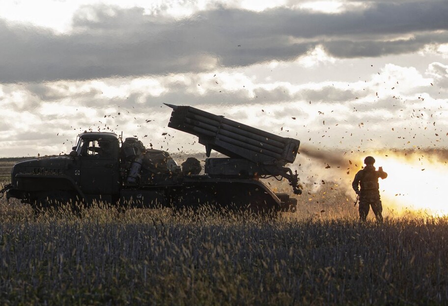 Ситуация на южном направлении 14 ноября - уничтожено 40 российских военных, 7 бронемашин  - фото 1