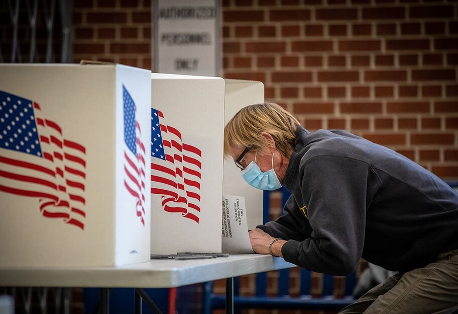 Выборы в США – как на избирательных участках проверяют личность - фото 1