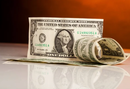 Долар став міцнішим відносно гривні: скільки коштує валюта 9 квітня 
