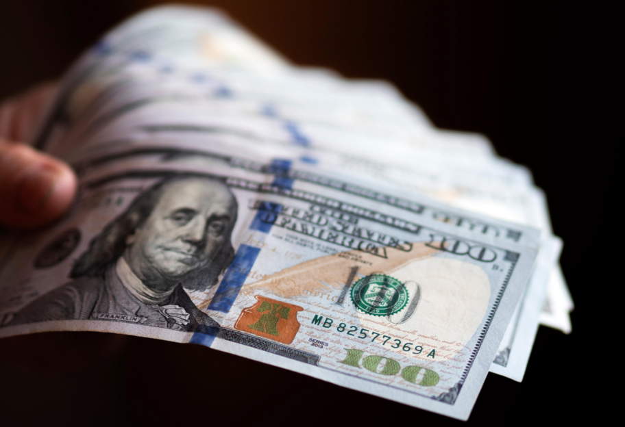 НБУ поднял официальный курс доллара до исторического максимума - фото 1