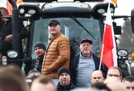 Польские фермеры возобновили движение грузовиков на одном из ранее заблокированных КПП