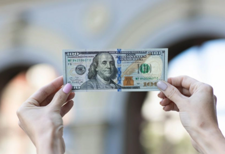 Фінансові аналітики та банкіри погіршили прогнози щодо курсу гривні до долара