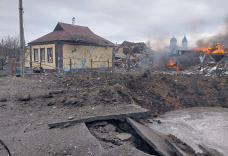 рф ударила КАБами по городку под Харьковом - среди пострадавших дети