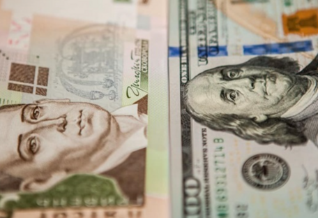 Доллар поднялся в цене после многодневного падения: курс валют 9 мая