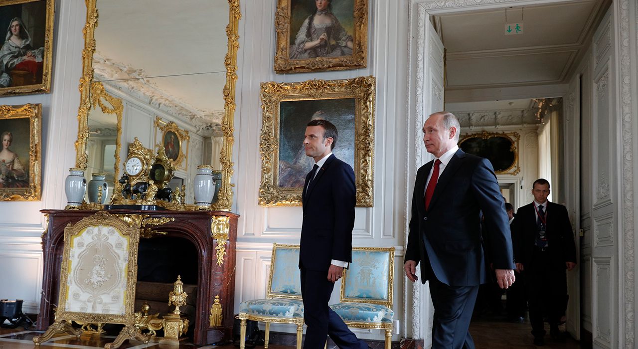 Как Макрон принимает Путина в Версале