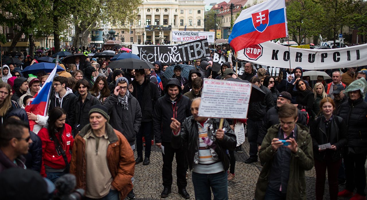 Антикоррупционные протесты в Словакии: требуют отставки силовиков