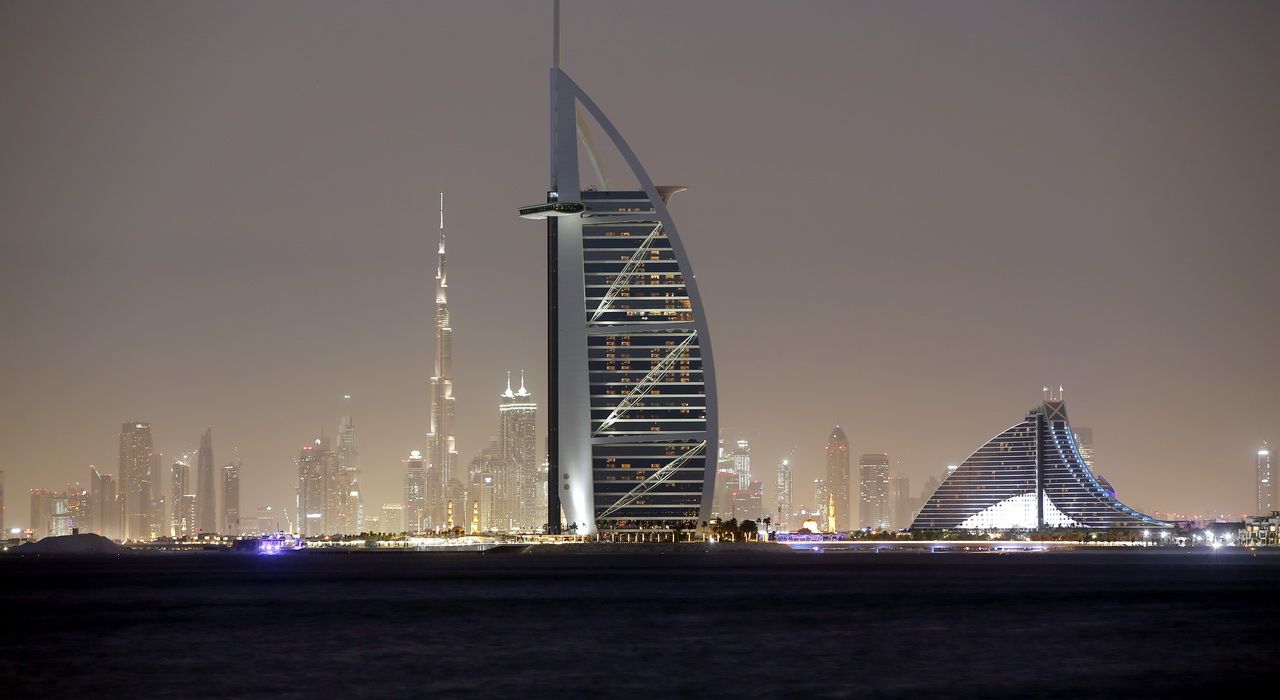 Технологии будущего: из Абу-Даби в Дубай за 12 минут