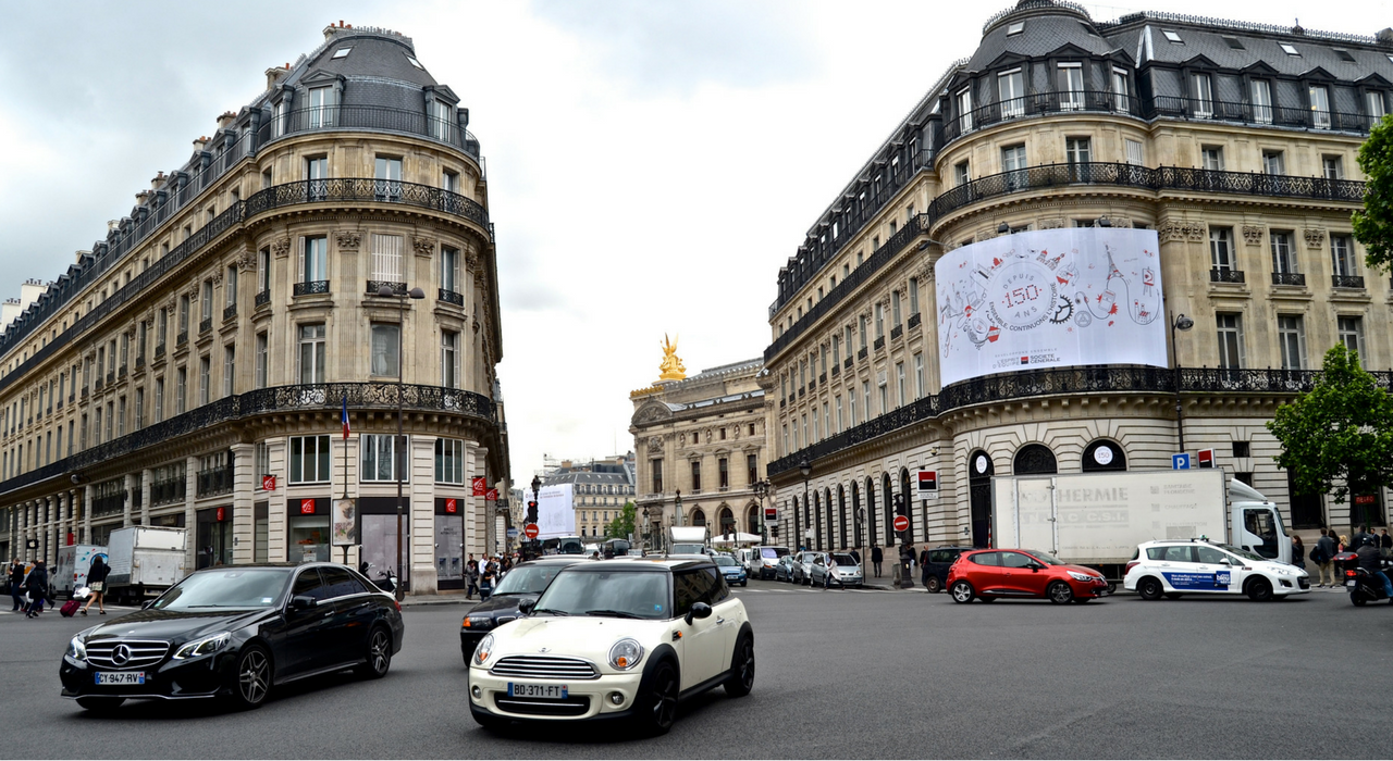К 2030 году Париж полностью перейдет на электромобили