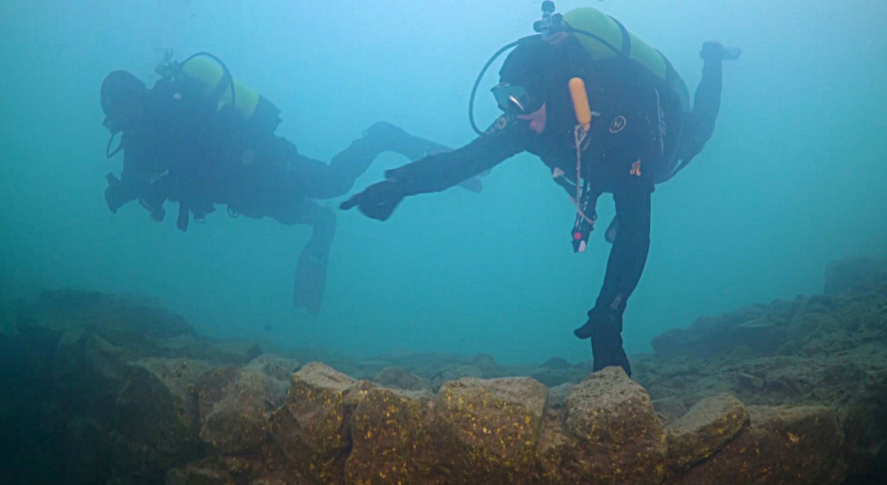 В турецком озере Ван нашли таинственный 3000-летний замок