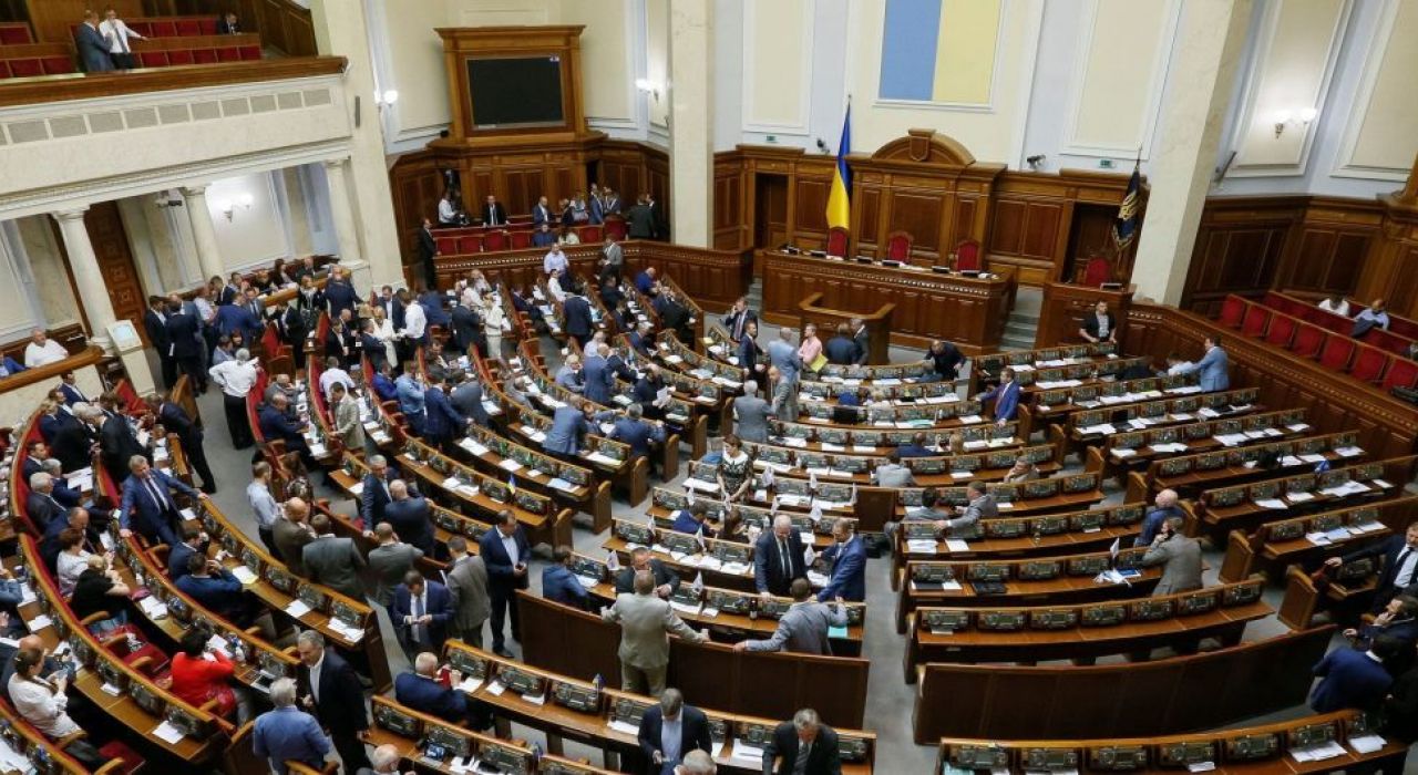 Закон о языке: курс на украинизацию или предвыборная провокация